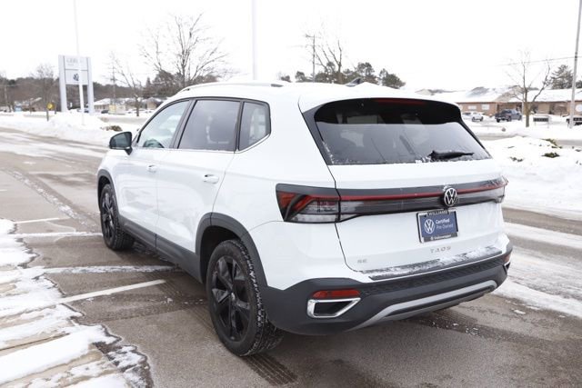 Used 2025 Volkswagen Taos SE w/ Black Wheel Package image 6
