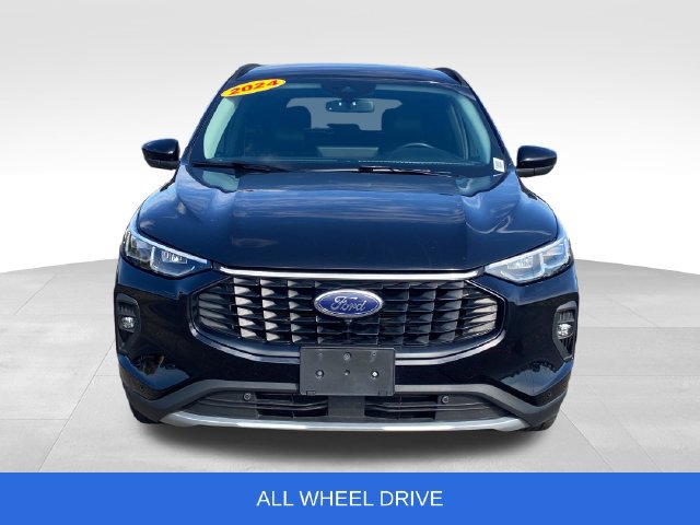 Used 2024 Ford Escape Platinum AWD/4WD image 2