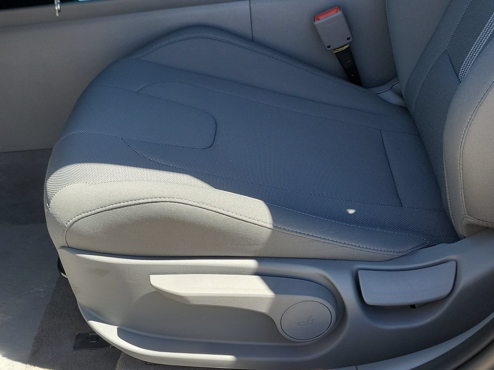 New 2026 Hyundai Elantra SE FWD image 16