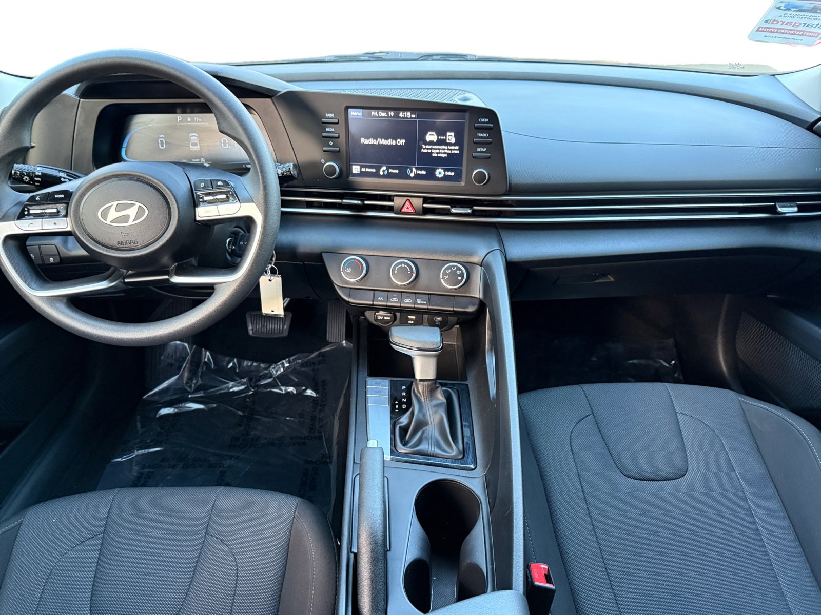 Used 2024 Hyundai Elantra SE image 10