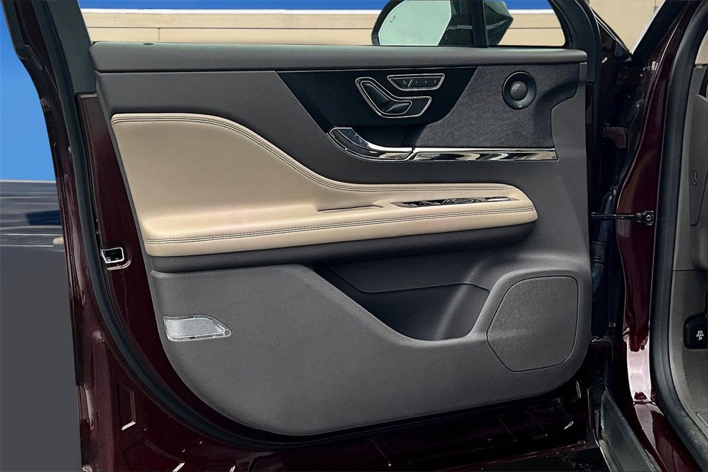 Used 2021 Lincoln Corsair Reserve w/ Elements Package image 19