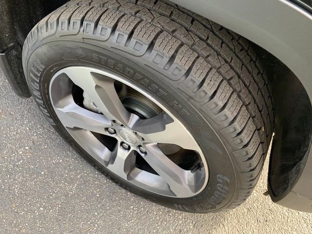 Used 2023 Jeep Grand Cherokee Limited w/ Luxury Tech Group II image 10