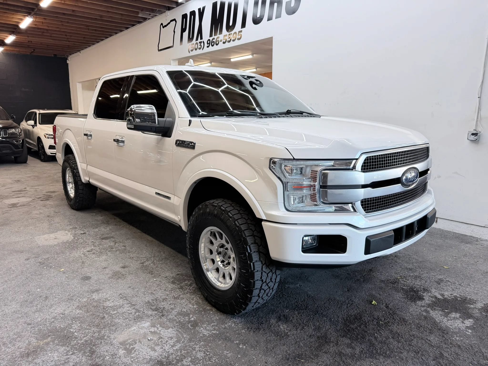Used 2018 Ford F150 Platinum w/ Equipment Group 701A Luxury AWD/4WD image 2