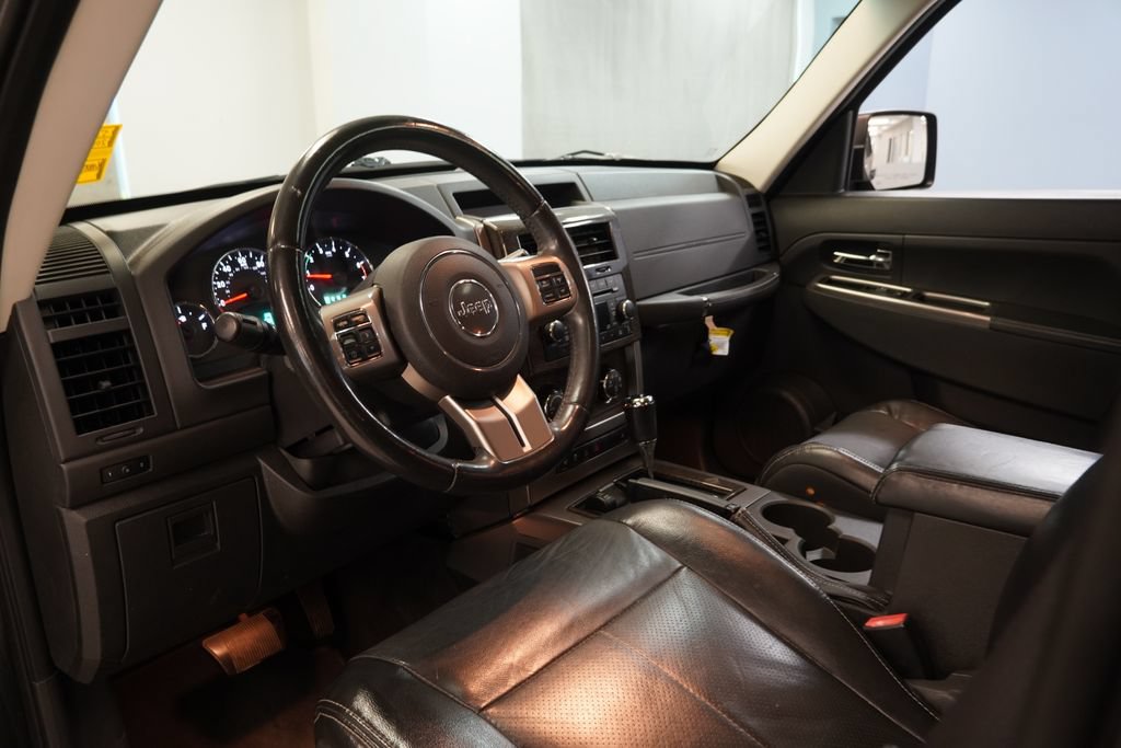 Used 2012 Jeep Liberty Limited Jet w/ Comfort/Convenience Group AWD/4WD image 7