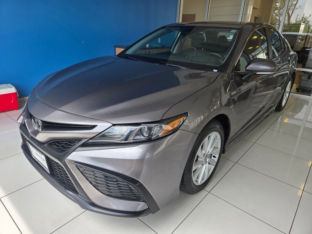 Used 2024 Toyota Camry SE FWD image 1