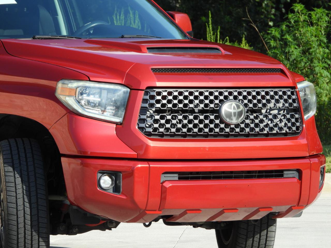 Used 2018 Toyota Tundra CrewMax SR5 w/ TRD Sport Package RWD image 13