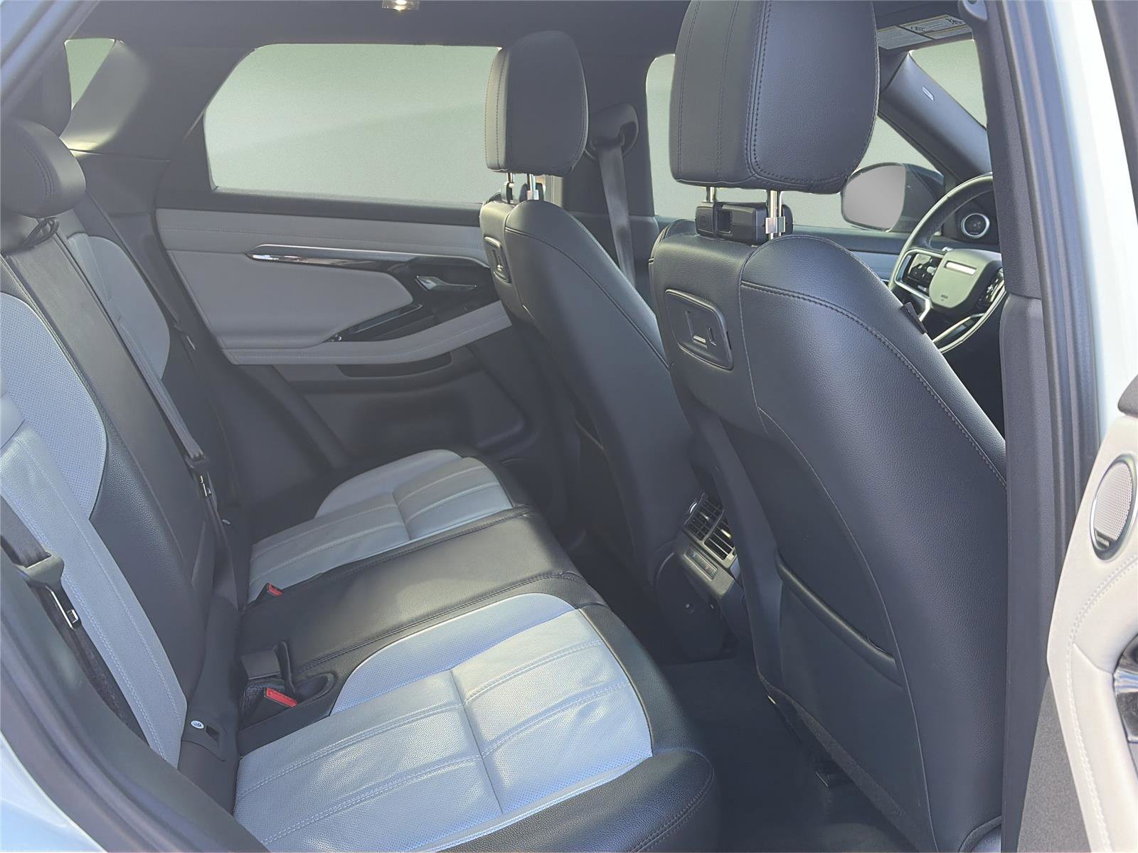 Used 2021 Land Rover Range Rover Evoque R-Dynamic S AWD/4WD image 29