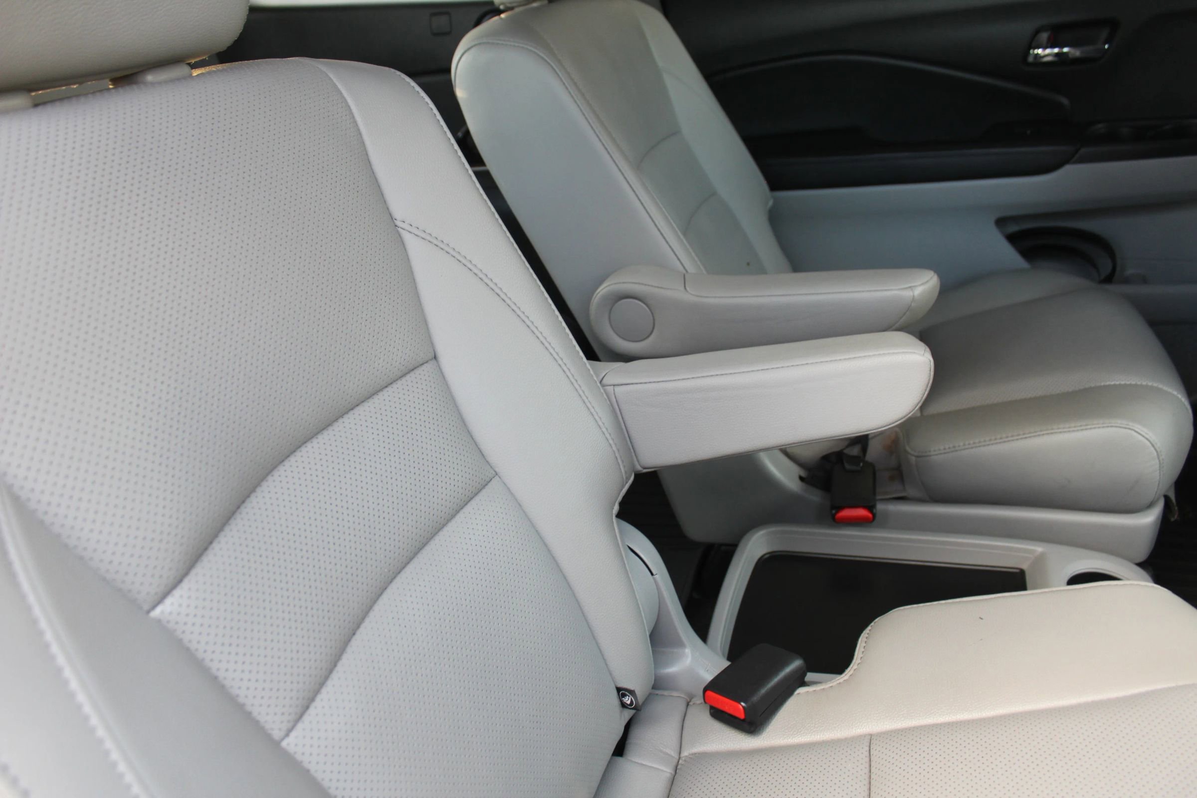 Used 2019 Honda Pilot Elite image 16