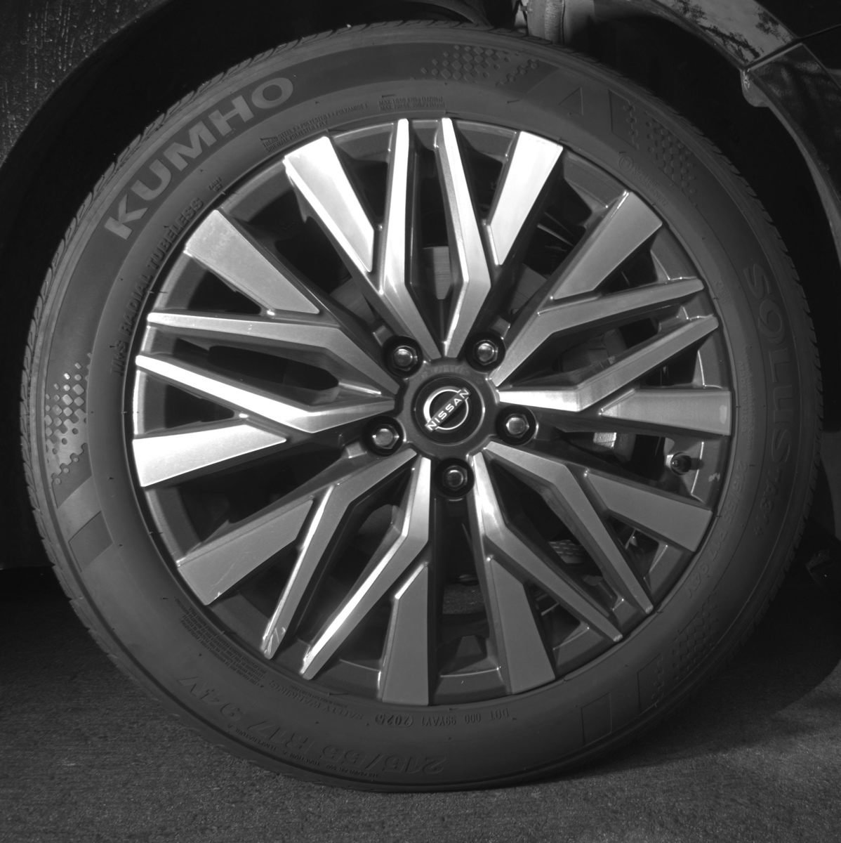 Used 2025 Nissan Altima 2.5 SV FWD image 10