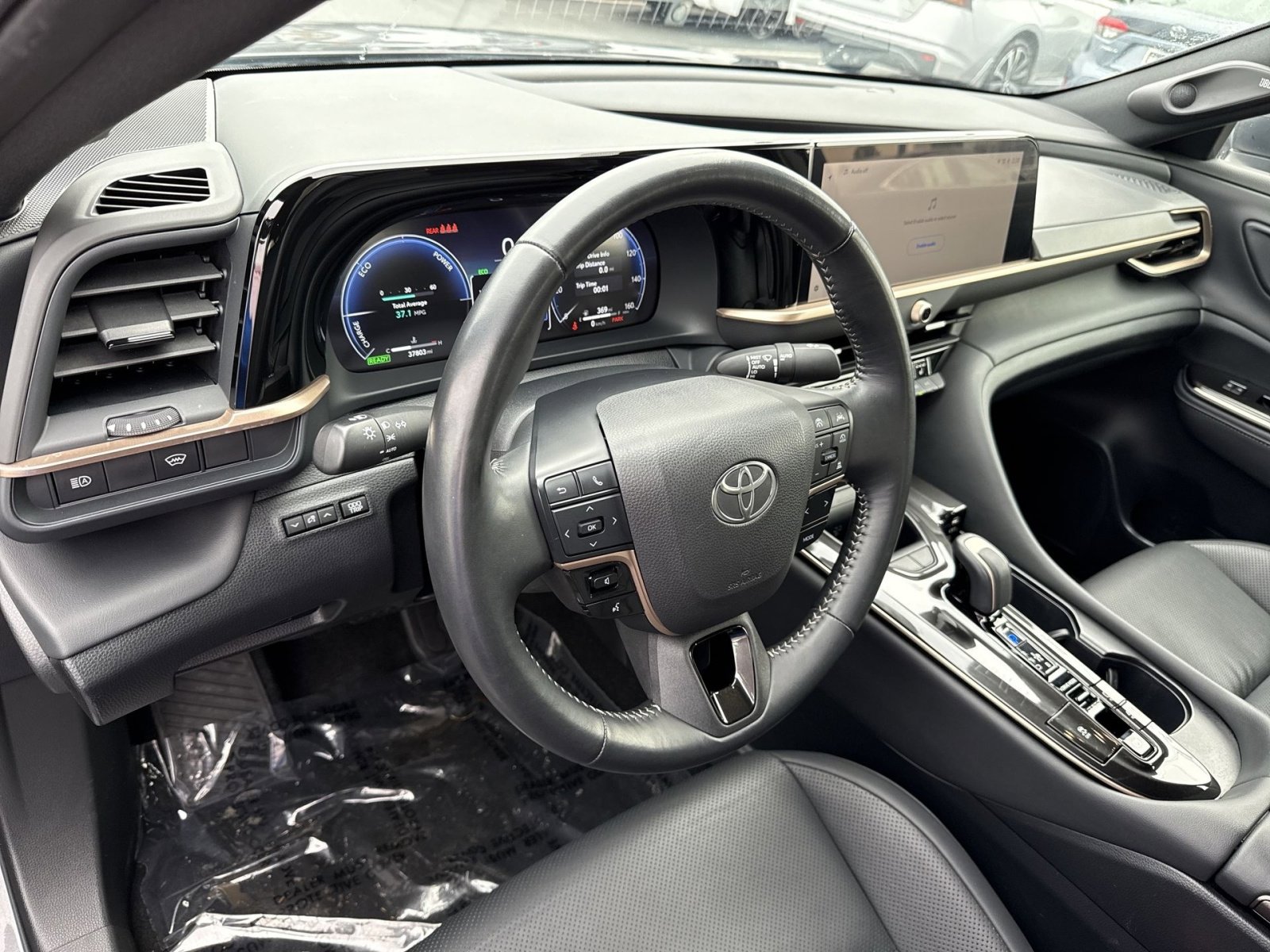 Used 2024 Toyota Crown Limited image 15