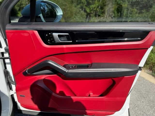 Used 2019 Porsche Cayenne S AWD/4WD image 18