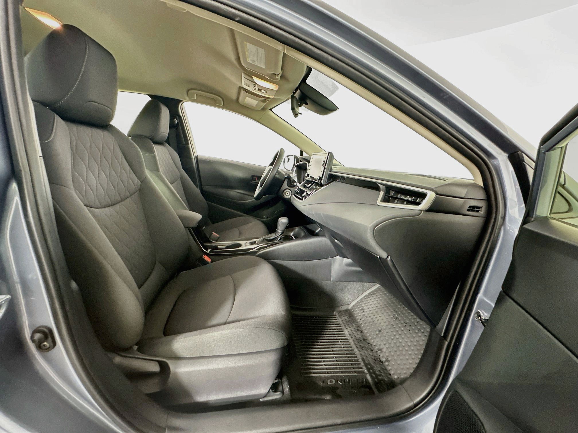 Used 2022 Toyota Corolla LE FWD image 29