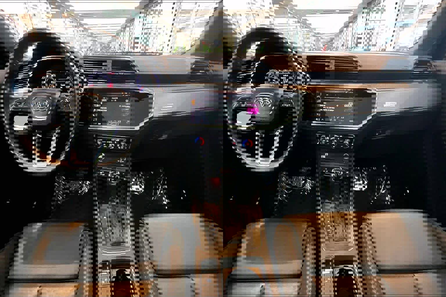 Used 2020 Audi Q3 2.0T Prestige AWD/4WD image 16