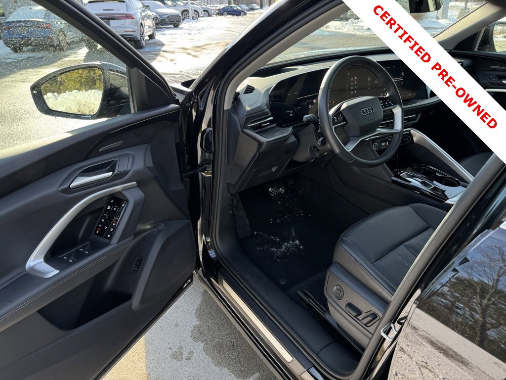 Used 2025 Audi Q5 Premium Plus w/ Premium Plus image 17