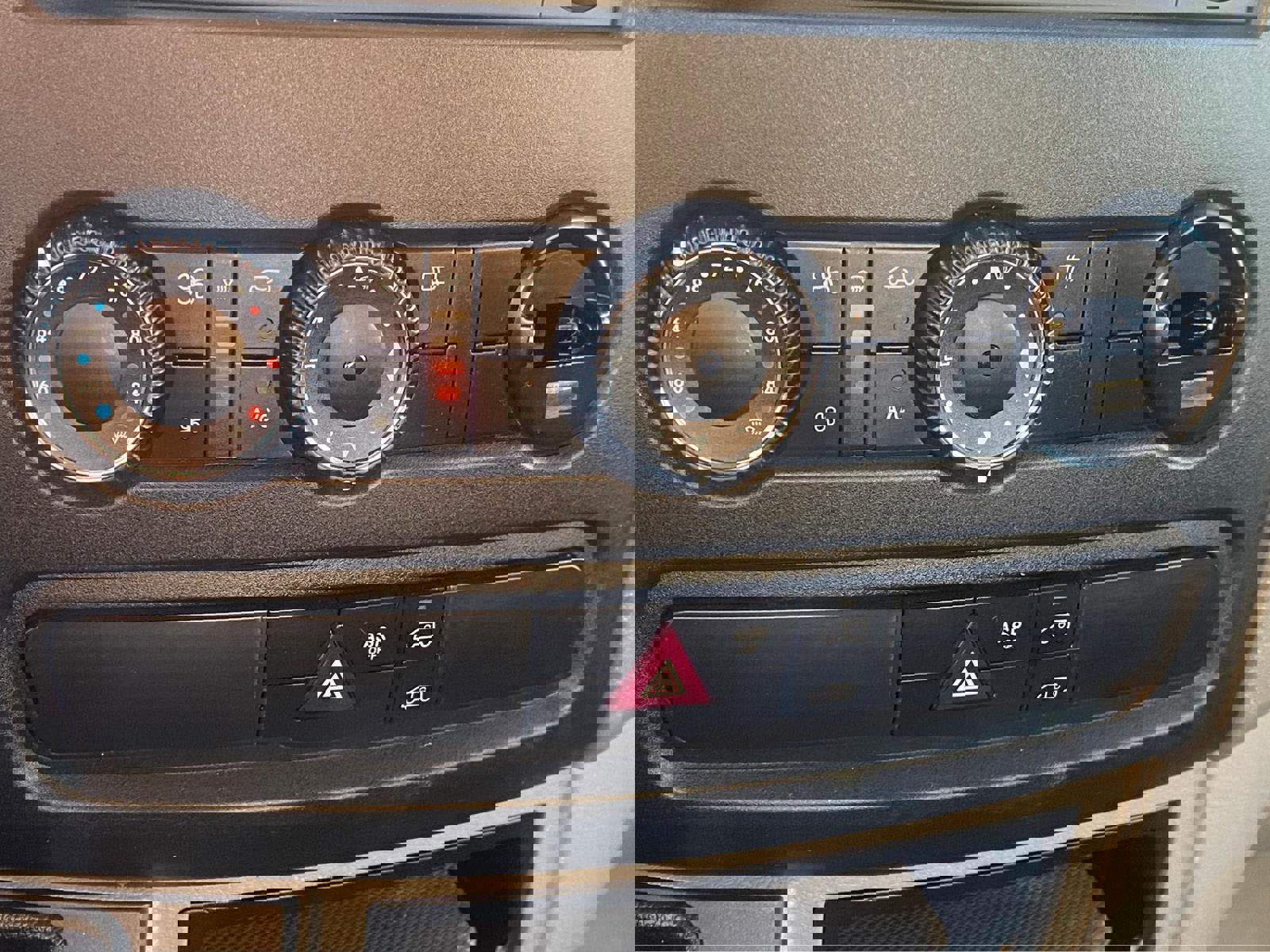 Used 2015 Freightliner Sprinter 2500 image 26