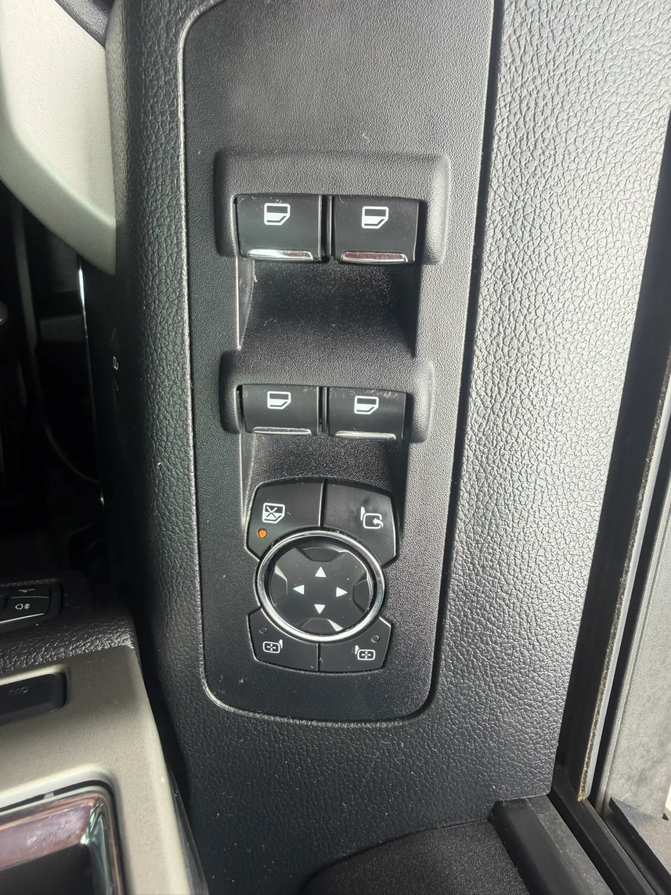 Used 2015 Ford F150 Lariat w/ Equipment Group 501A Mid AWD/4WD image 26