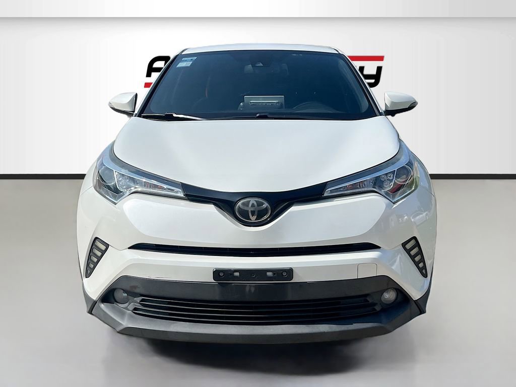 Used 2018 Toyota C-HR XLE FWD image 2