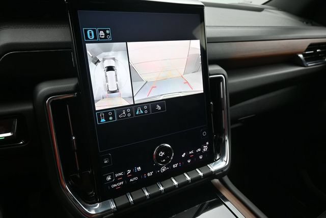 Used 2025 GMC Yukon Denali AWD/4WD image 7
