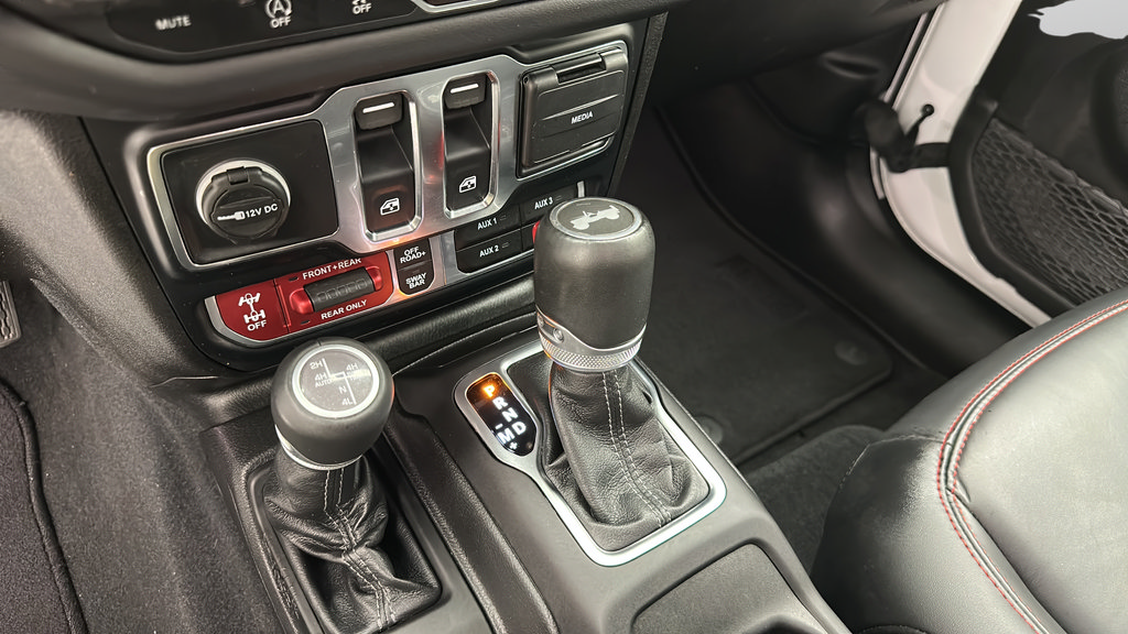 Used 2024 Jeep Wrangler Rubicon AWD/4WD image 19