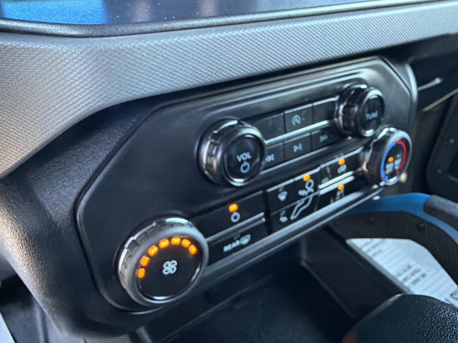 Used 2024 Ford Bronco Black Diamond image 41