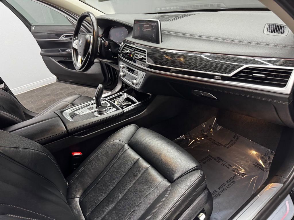 Used 2022 BMW 740i RWD image 54