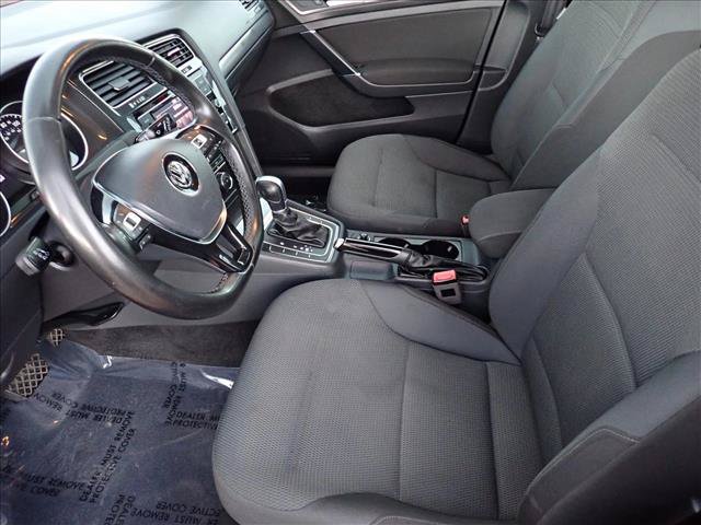 Used 2018 Volkswagen Golf S FWD image 10