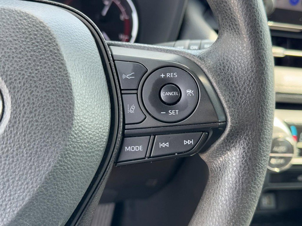 Used 2024 Toyota RAV4 XLE FWD image 19