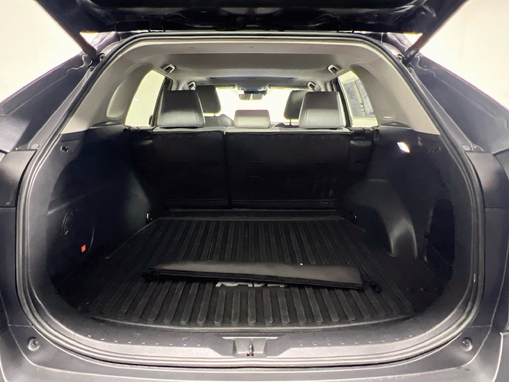 Used 2023 Toyota RAV4 Limited FWD image 32