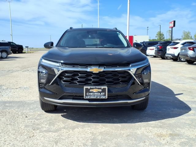 Used 2026 Chevrolet Trax LT FWD image 2