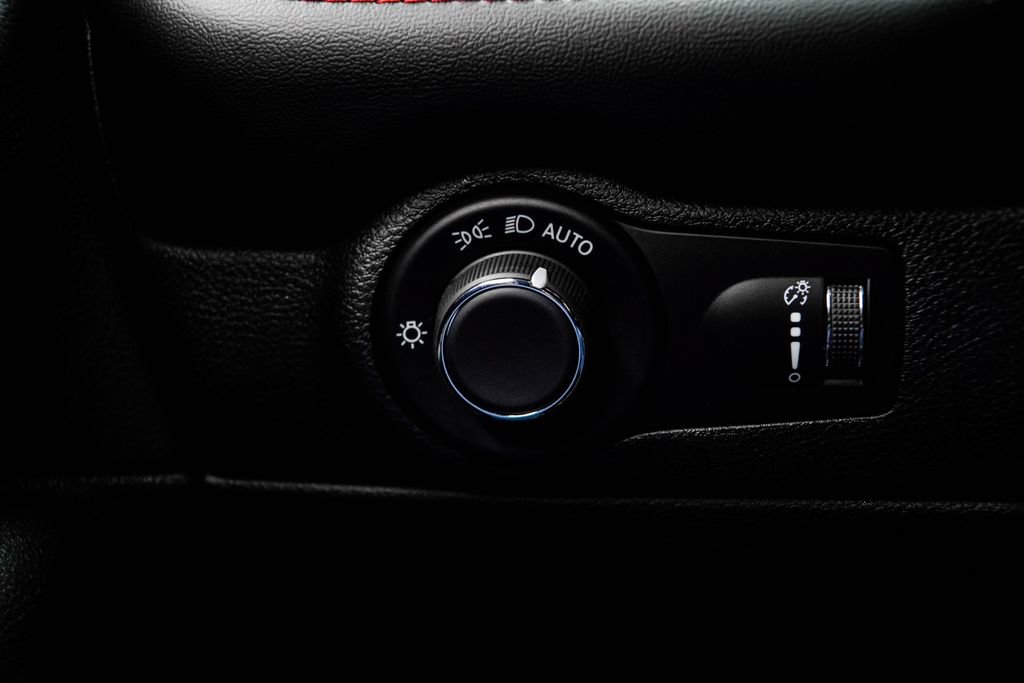 Used 2025 Dodge Durango R/T AWD/4WD image 34