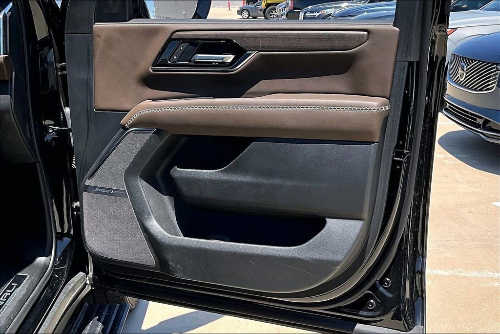 Used 2025 GMC Yukon XL Denali Ultimate w/ LPO, Floor Liner Package AWD/4WD image 22