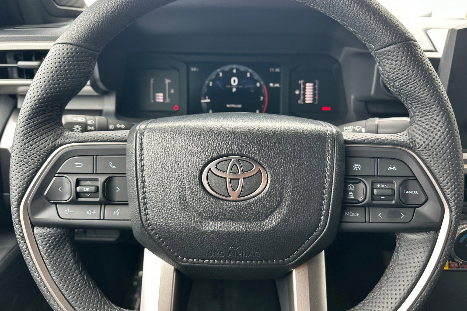 Certified 2025 Toyota Tacoma SR5 AWD/4WD image 23