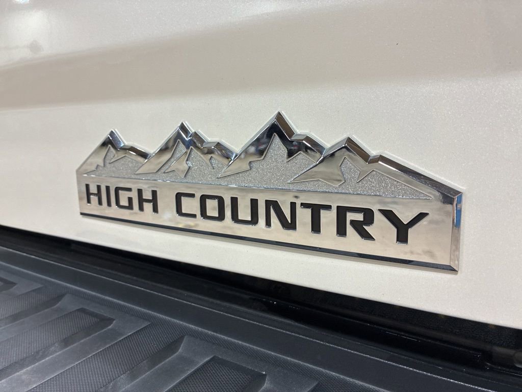 Used 2015 Chevrolet Silverado 1500 High Country w/ High Country Premium Package image 12