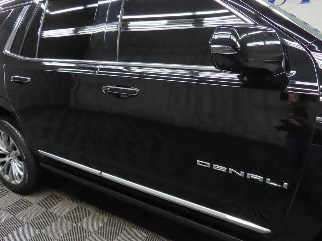 Used 2021 GMC Yukon Denali w/ Denali Premium Package image 38