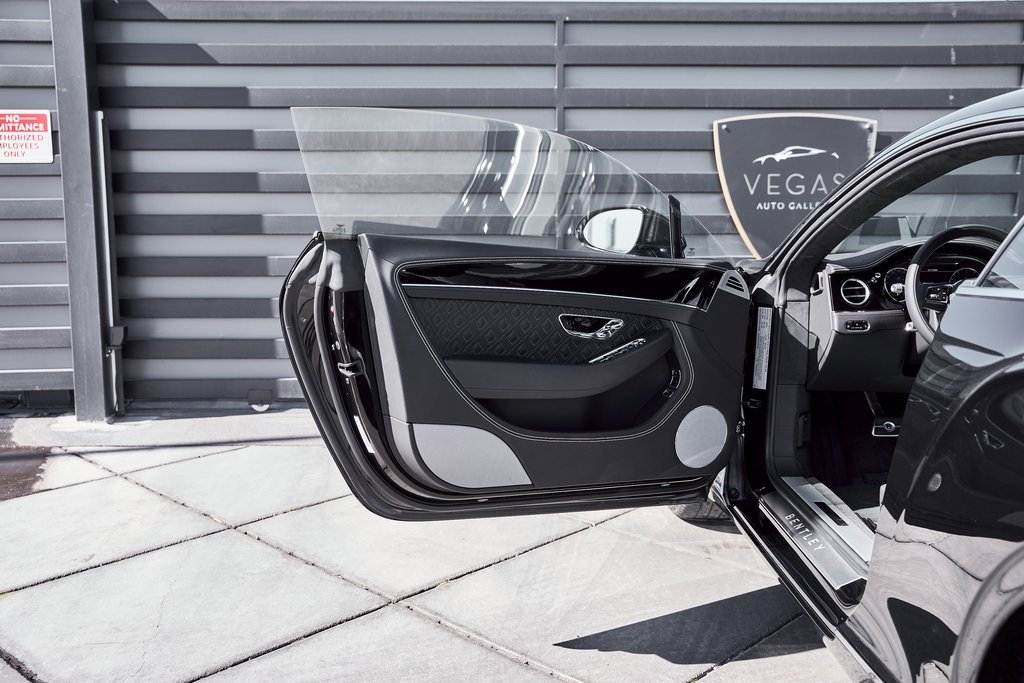 Used 2022 Bentley Continental GT image 25