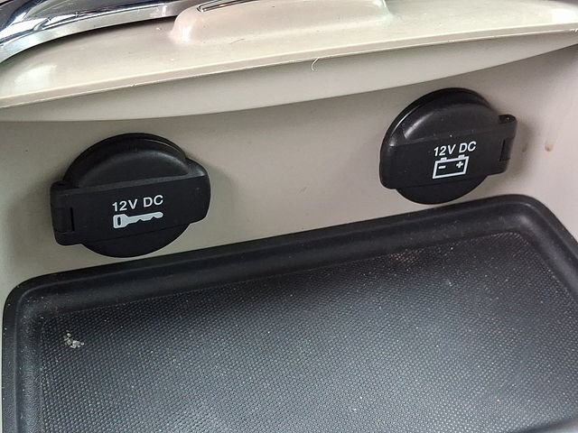 Used 2015 Dodge Grand Caravan SXT w/ UConnect Hands-Free Group FWD image 21