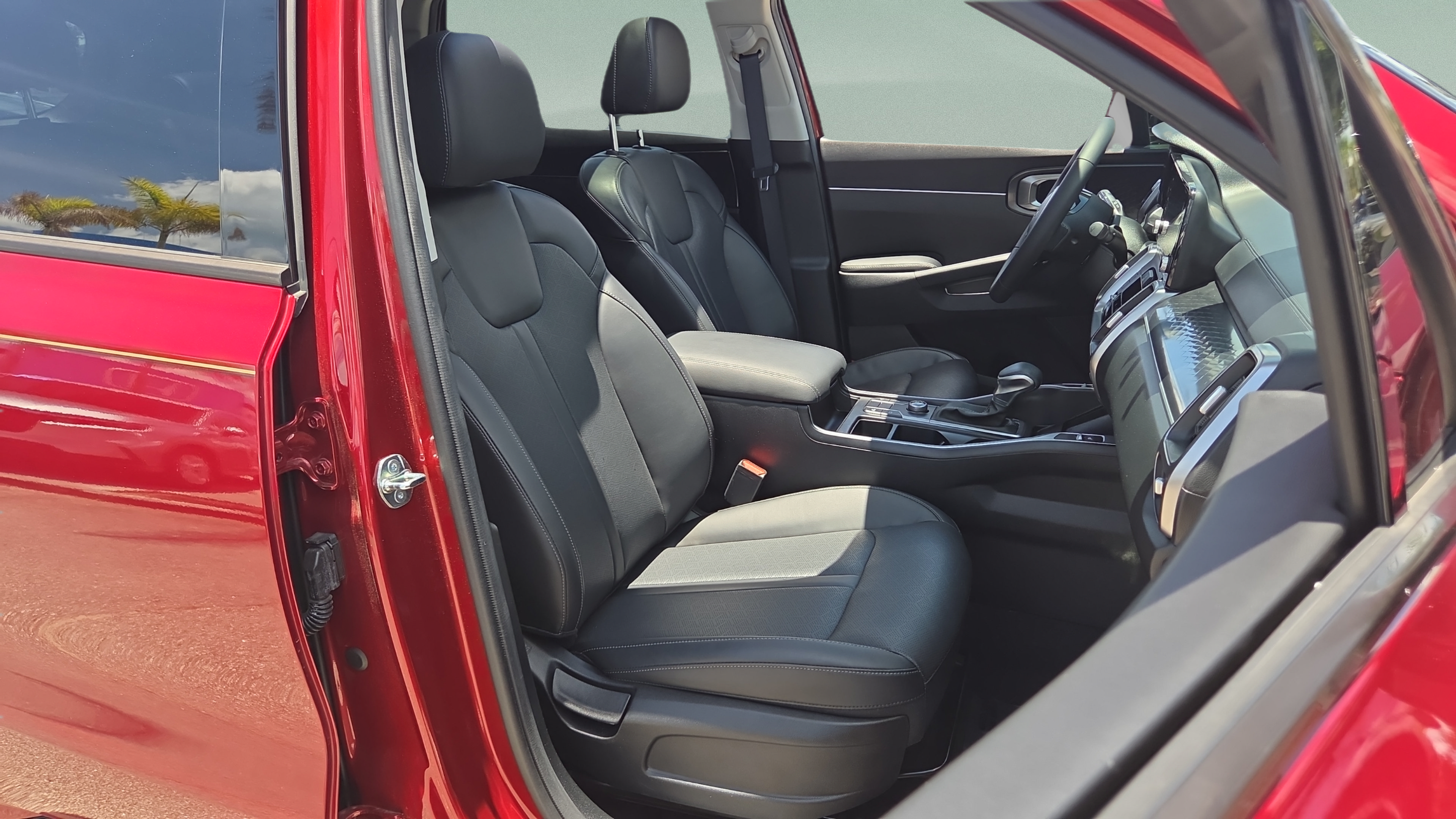 Certified 2023 Kia Sorento S w/ Panoramic Sunroof Package FWD image 18