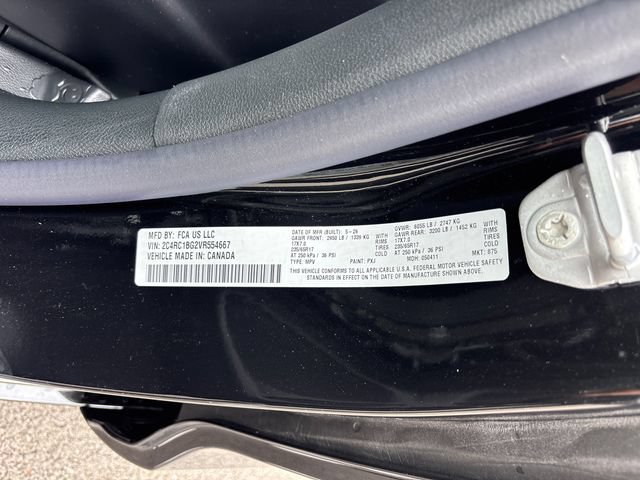 New 2027 Chrysler Pacifica Select w/ Family Tech Group FWD image 37