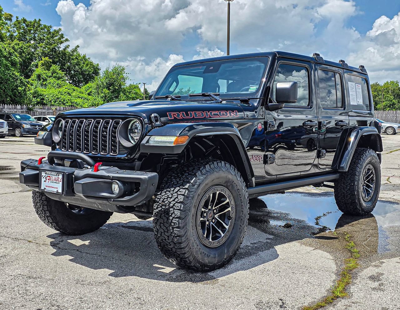 Used 2024 Jeep Wrangler Unlimited Rubicon AWD/4WD image 3