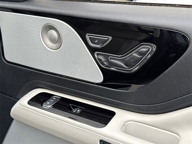 New 2026 Lincoln Aviator Reserve image 8