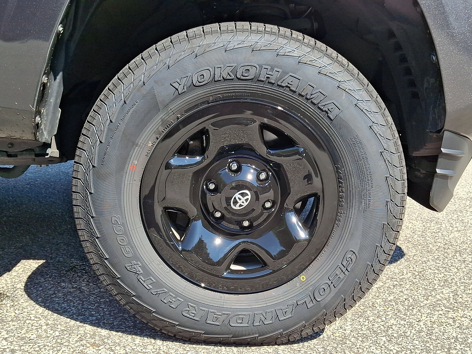 Certified 2023 Toyota Tacoma SR AWD/4WD image 8