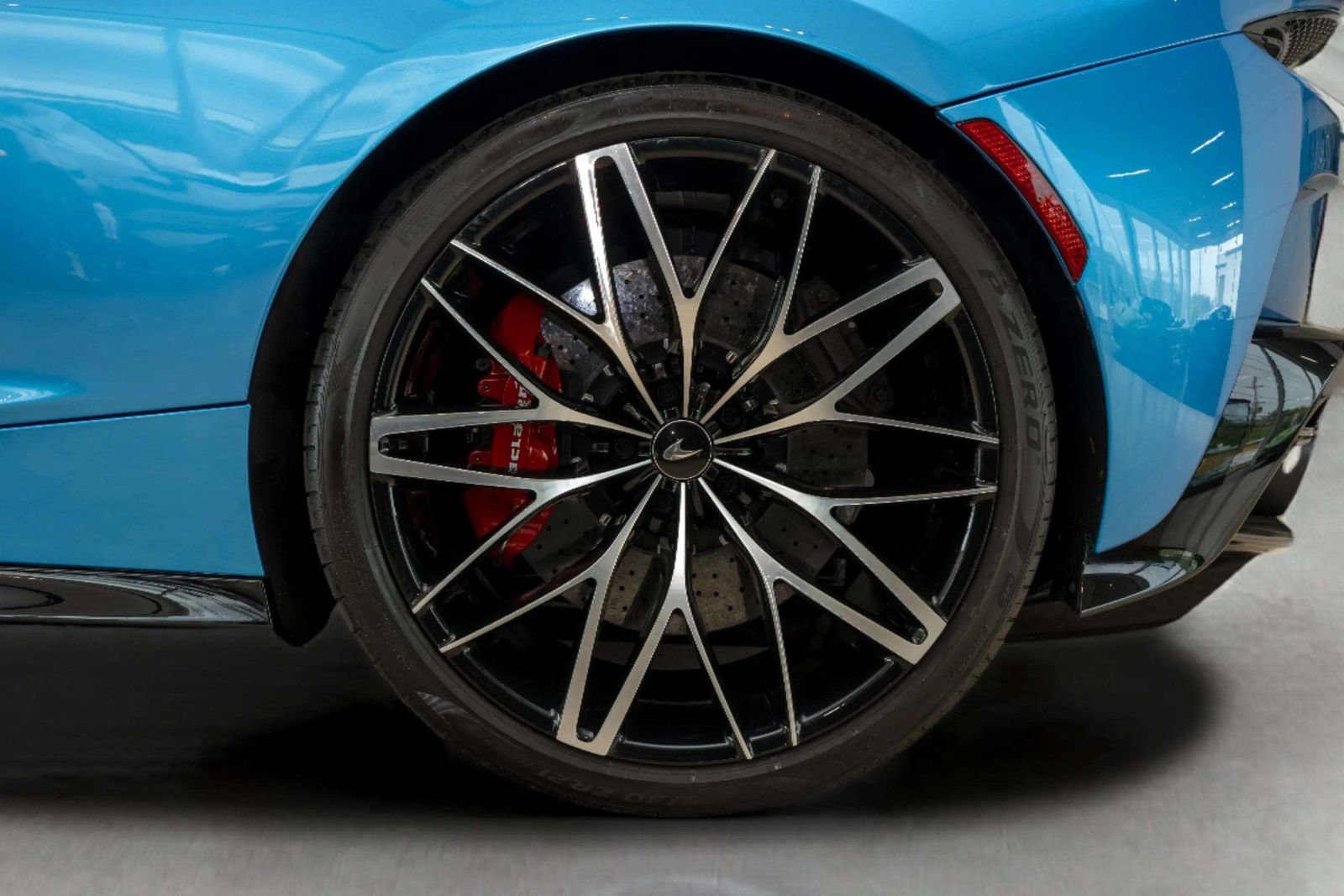 Used 2023 McLaren GT RWD image 11