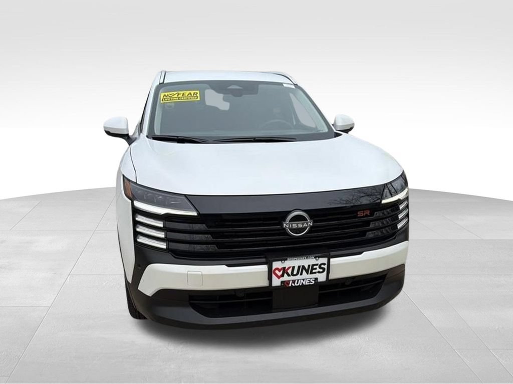 Used 2025 Nissan Kicks SR FWD image 4