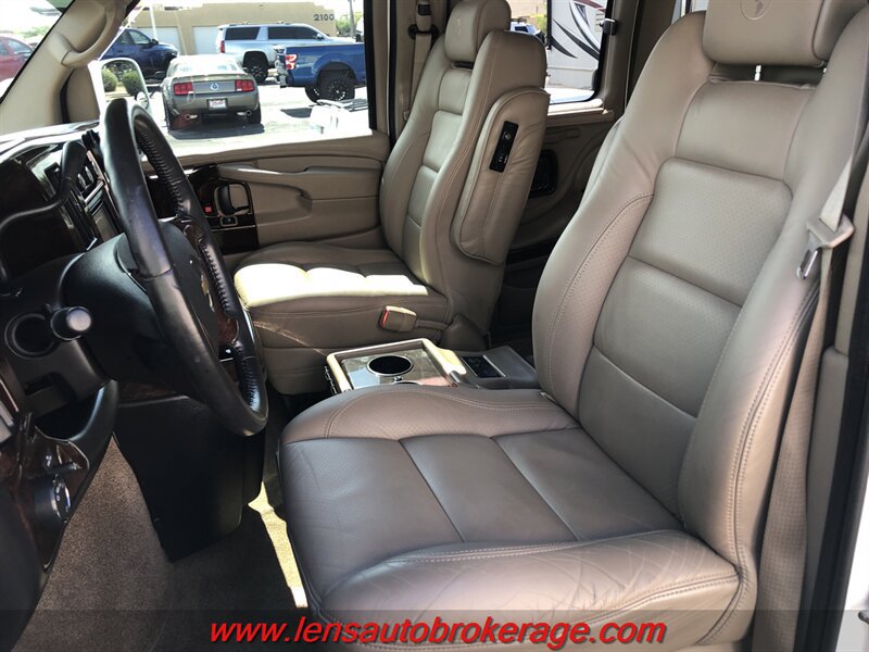 Used 2010 Chevrolet Express 1500 w/ Preferred Equipment Group RWD image 12