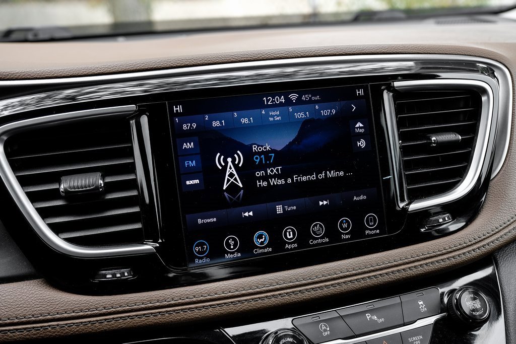 Used 2018 Chrysler Pacifica Limited image 44