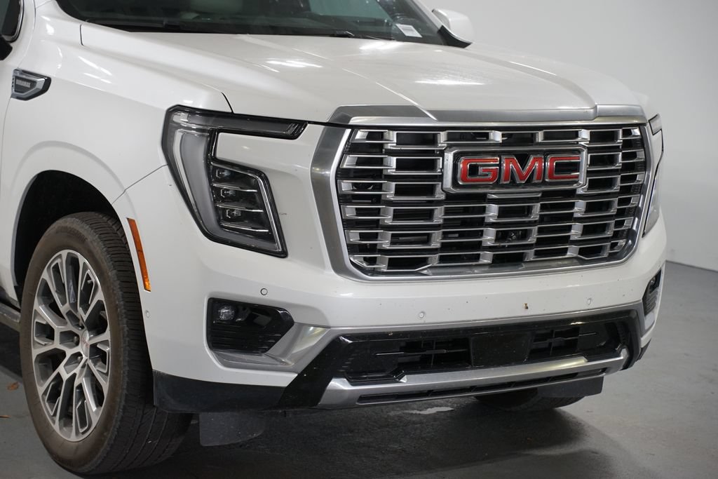 Used 2025 GMC Yukon Denali w/ Denali Reserve Package AWD/4WD image 4