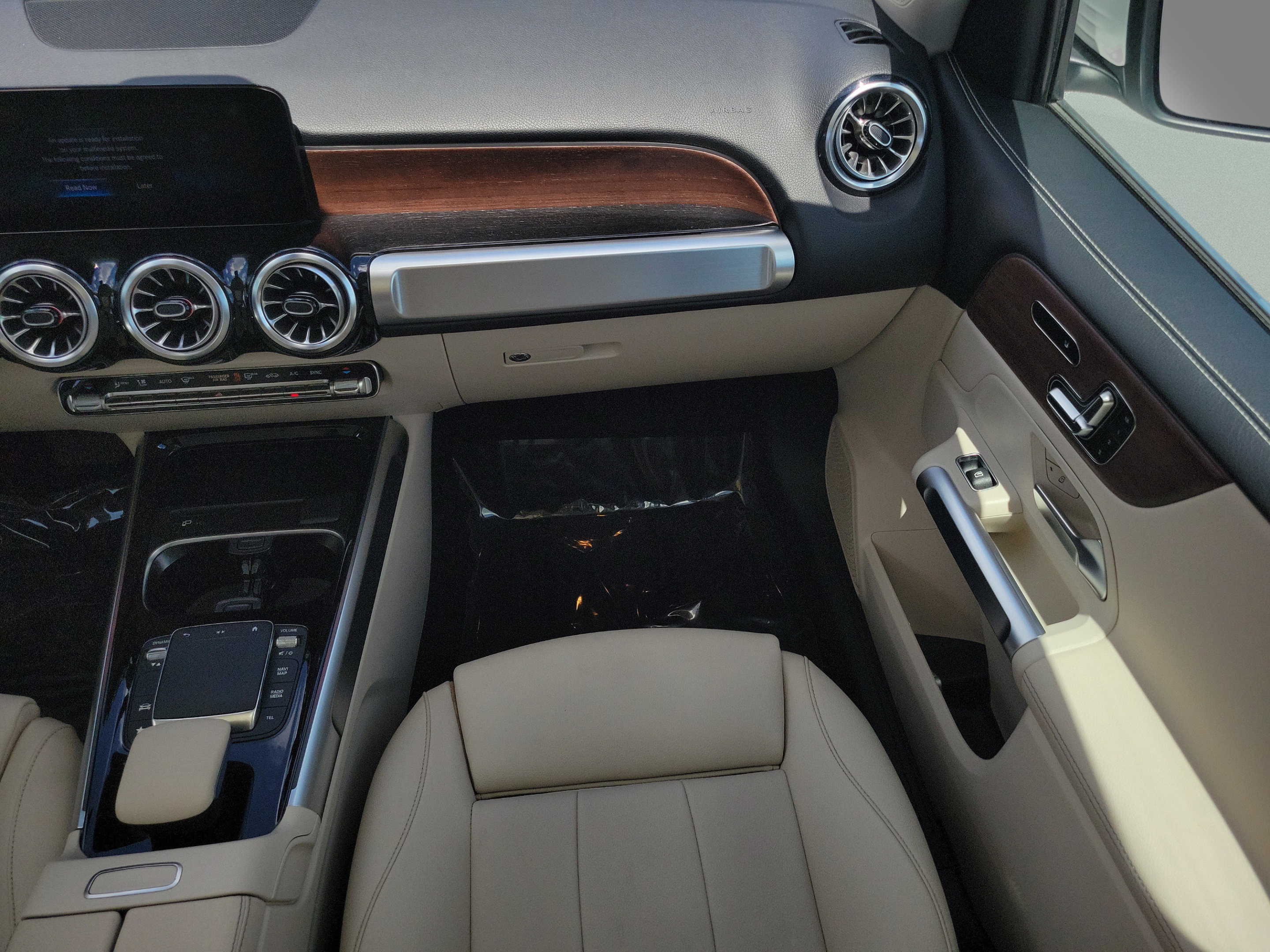Used 2023 Mercedes-Benz GLB 250 image 15