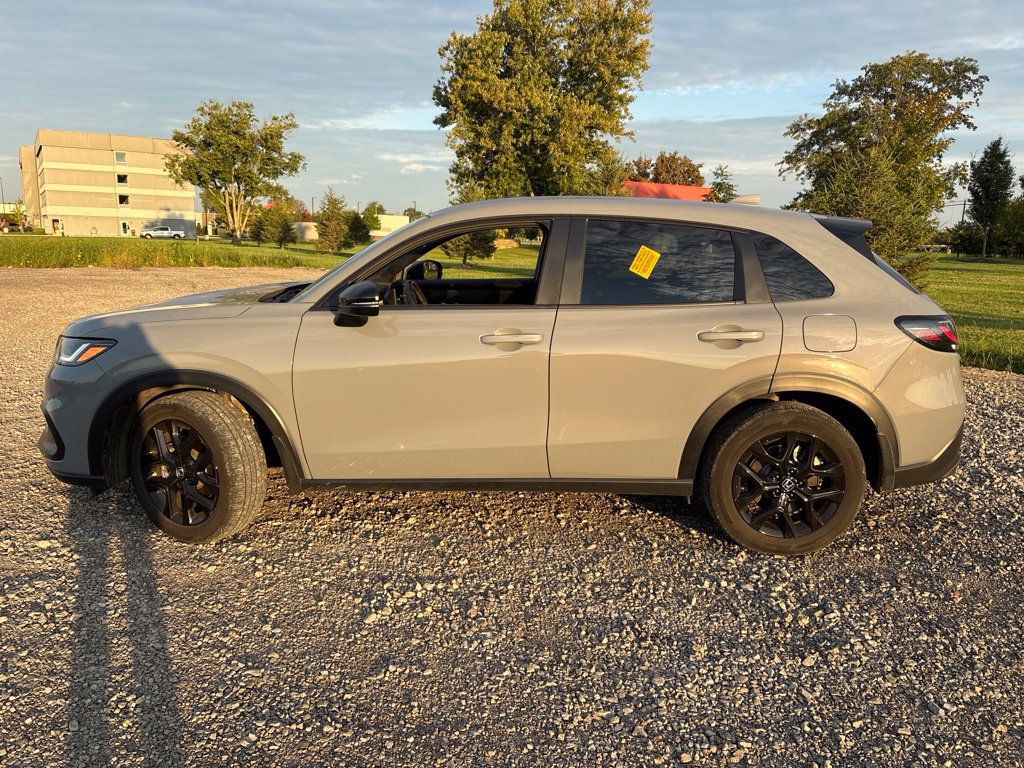 Used 2024 Honda HR-V Sport image 8