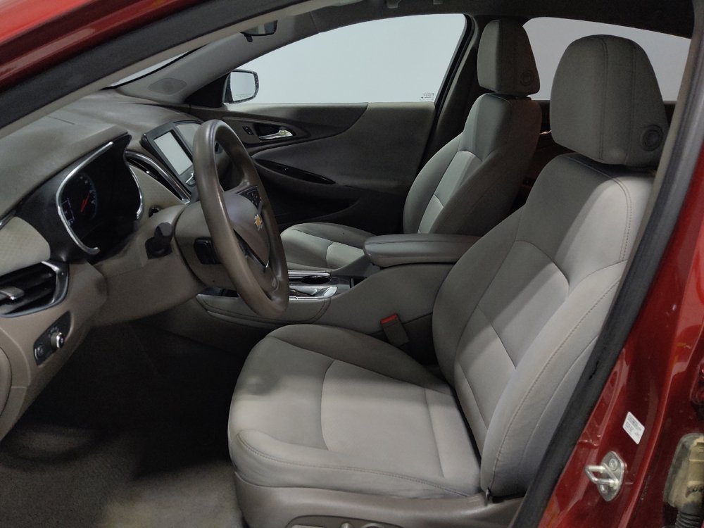 Used 2017 Chevrolet Malibu LT image 17