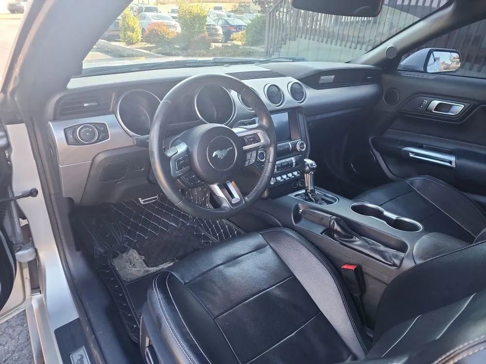 Used 2018 Ford Mustang Premium RWD image 12